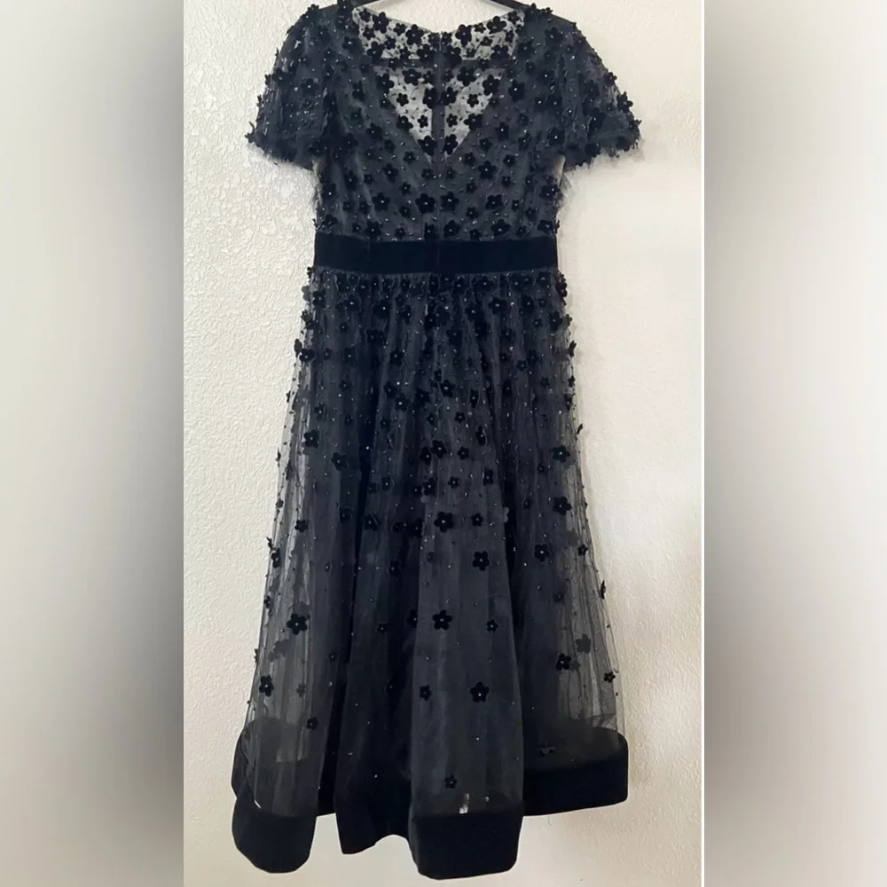 New Mac Duggal EMBELLISHED BUTTERFLY SLEEVE VELVET HEM MIDI DRESS in Black Sz 8 - Picture 6 of 9